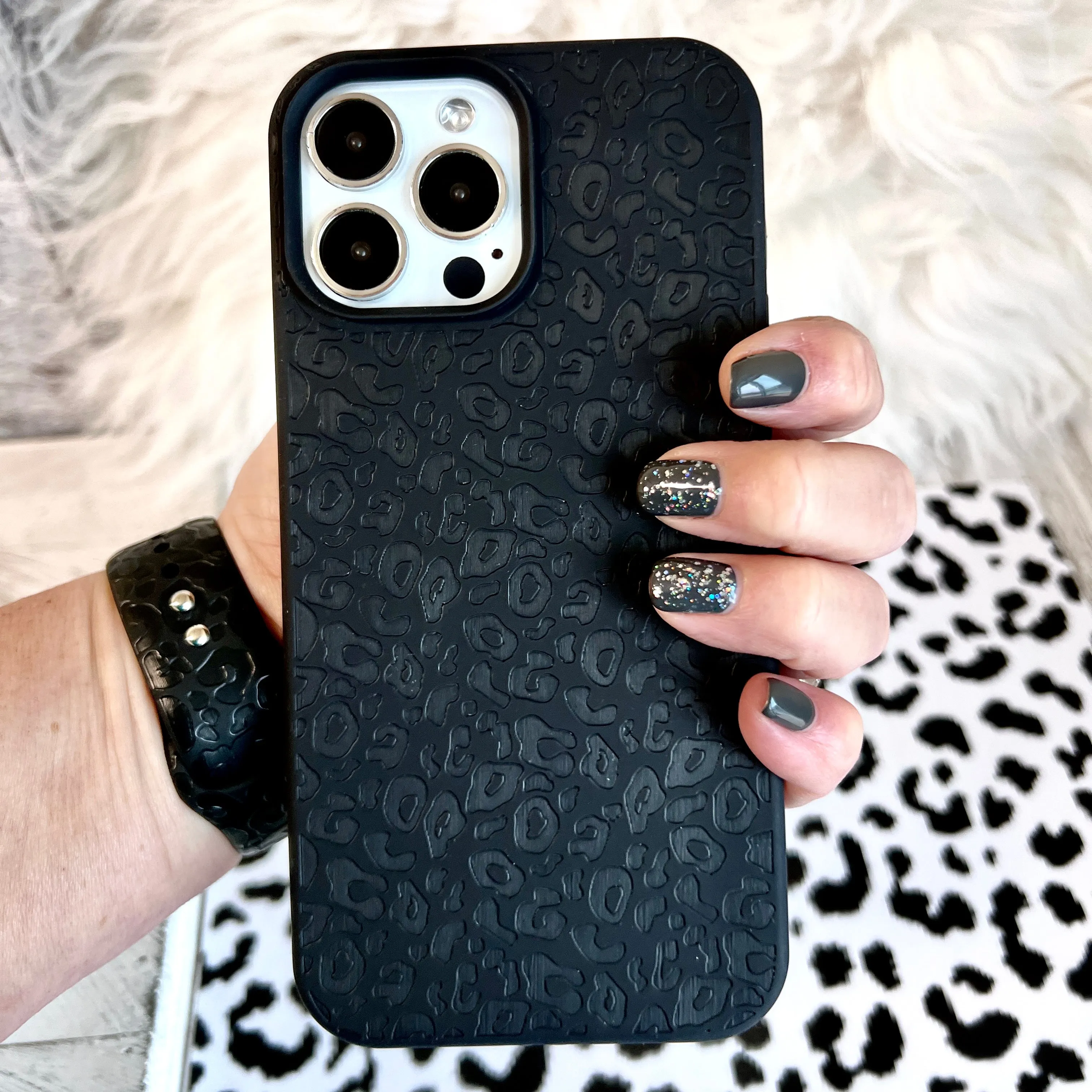 Engraved Black Leopard Phone Case For iPhone