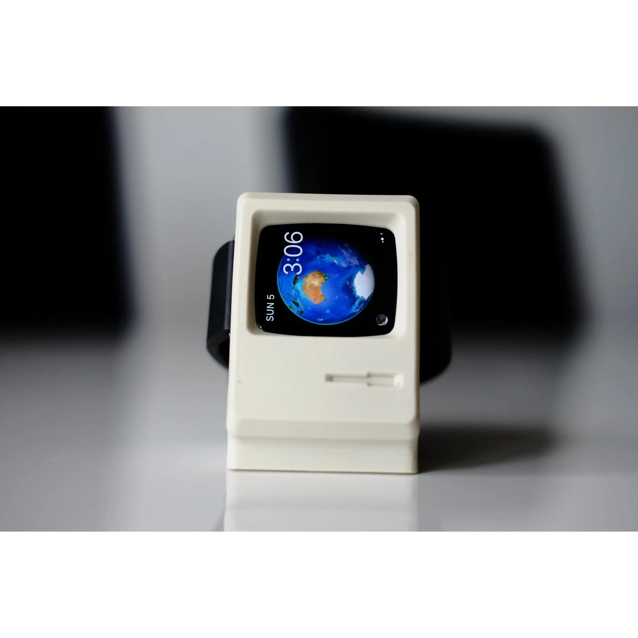 Macintosh Style Apple Watch Stand