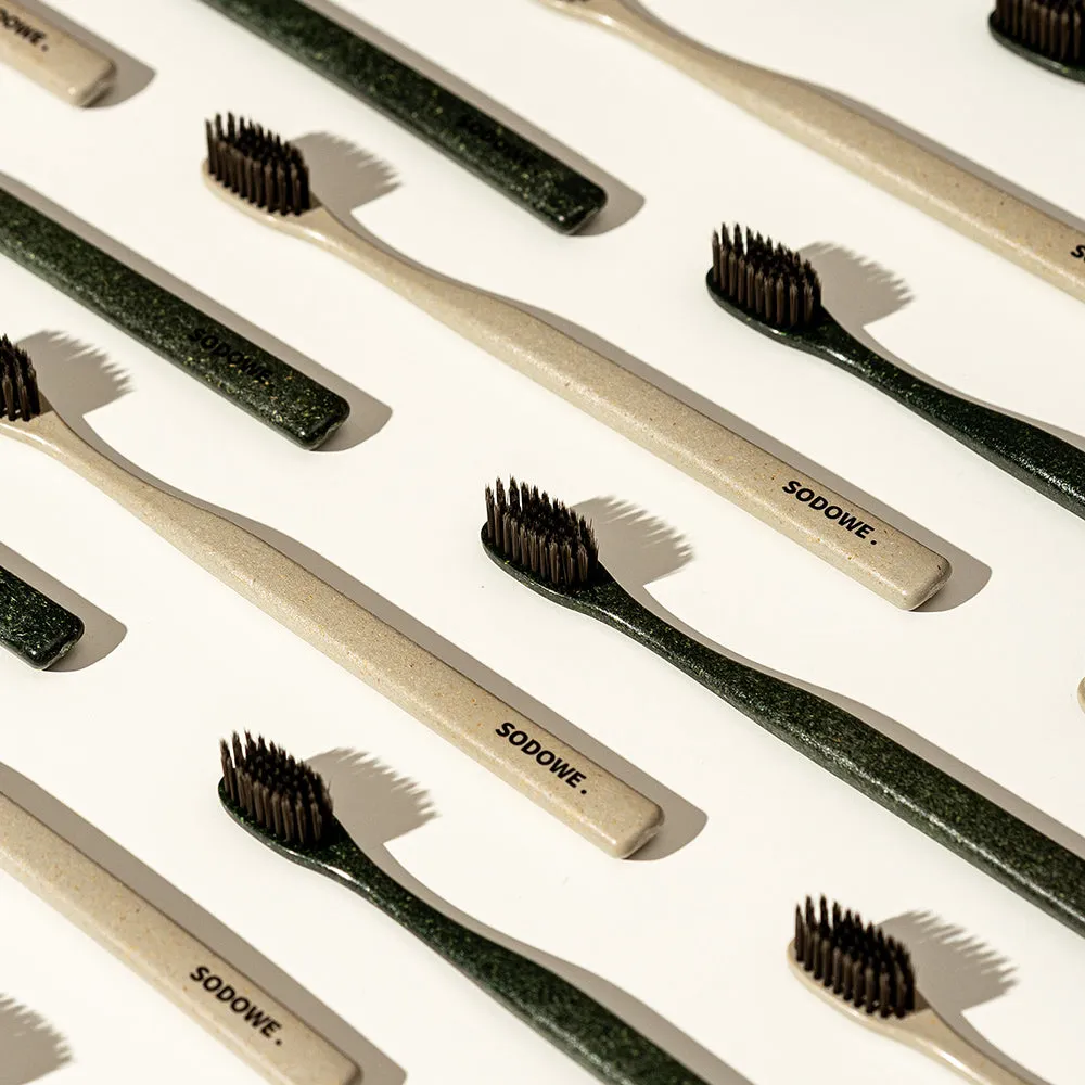 Woodchip Toothbrush Set